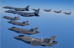 Máy bay B-1B của Mỹ tập trận ném bom chung ở Hàn Quốc