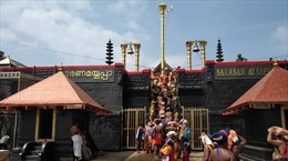 Hai phụ nữ Ấn Độ đầu tiên đặt chân vào đền thiêng Sabarimala