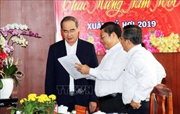 Bí thư Thành ủy Nguyễn Thiện Nhân chúc Tết người dân và các cơ quan báo chí 