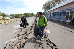 Indonesia lại rung chuyển bởi trận động đất thứ hai trong ngày