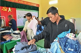 Hơn 3.000 quần áo RE.UNIQLO đến với người dân xã vùng cao miền Trung