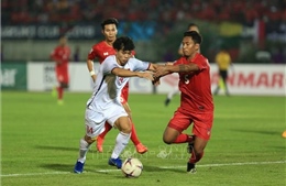 Đội tuyển Việt Nam - Myanmar: Tỷ số vẫn 0-0, Văn Đức sút trúng cột dọc
