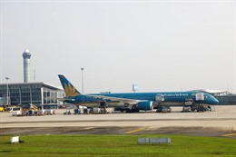 Khuyến nghị hành khách cập nhật giờ bay tại Nội Bài và Tân Sơn Nhất do đường băng sửa chữa  