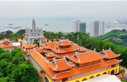 Du ngoạn Quảng Ninh, đừng quên ghé thăm những ngôi chùa độc nhất vô nhị