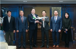 Tân đại sứ Mỹ Marc Knapper thăm trụ sở hãng hàng không Bamboo Airways