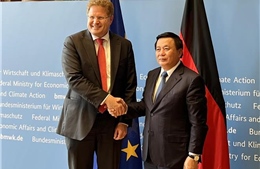 Đồng chí Nguyễn Xuân Thắng thăm và làm việc tại CHLB Đức