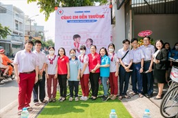 Prudential đồng hành cùng học sinh nghèo vượt khó tại quận Gò Vấp và TP. Thủ Đức