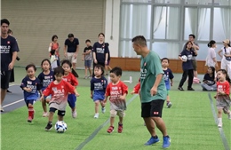 &#39;Cầu thủ nhí" tự tin tỏa sáng tại JFA Uniqlo Soccer Kids