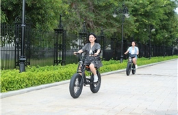 Xe đạp điện VinFast - phương tiện ‘xanh’ kiểu mới cho khách Việt