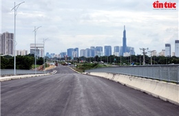 Cận cảnh đường song hành cao tốc ở TP Hồ Chí Minh sắp thông xe