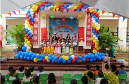 Quỹ Sữa Vươn cao Việt Nam và Vinamilk trao sữa đến trẻ em nhân dịp năm học mới