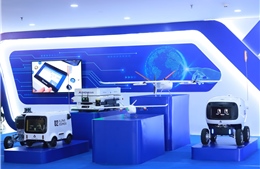 Nhà máy Samsung điện tử đầu tiên trên toàn cầu ứng dụng giải pháp Robot AMR Pallet Mover của Phenikaa-X