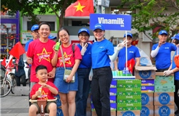 Vinamilk tiếp thêm dinh dưỡng cho người dân hòa cùng Đại lễ kỷ niệm 50 năm thống nhất đất nước