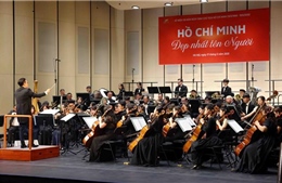 Thiêng liêng, lắng đọng với chương trình nghệ thuật &#39;Hồ Chí Minh đẹp nhất tên Người&#39;