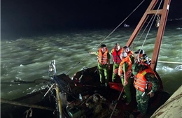 Phó Thủ tướng Trần Hồng Hà trực tiếp chỉ đạo cứu hộ cứu nạn vụ chìm tàu trên vịnh Hạ Long