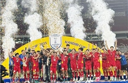 Các cầu thủ U23 Việt Nam hân hoan nâng cao cúp vô địch U23 Đông Nam Á 2025