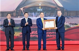 Vingroup nhận Huân chương Lao động hạng Nhất vì thành tích đặc biệt xuất sắc tại Trung tâm Hội chợ Triển lãm Quốc gia