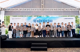 250 chiếc VinFast Limo Green đồng loạt bàn giao khắp 3 miền