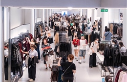 2,3 triệu lượt khách ‘phá đảo’ Vincom Black Friday 2025, tạo cú bùng nổ cho mùa lễ hội cuối năm