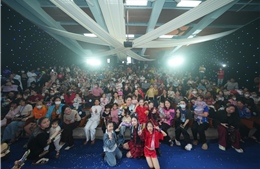 Quỹ Chạm Yêu Thương mang Giáng sinh đến với bệnh nhi