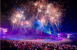 Báo Mỹ: Pháo hoa mỗi đêm đang định nghĩa Phú Quốc thành một thiên đường nhiệt đới không ngủ