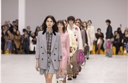 Onitsuka Tiger ra mắt BST Thu/Đông 2026 tại Tuần lễ thời trang Milan