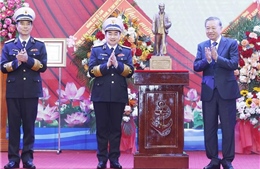 Tổng Bí thư Tô Lâm dự và trao danh hiệu Anh hùng LLVT nhân dân cho Quân chủng Hải quân