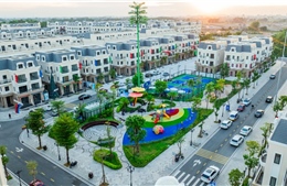 Nhà đầu tư đổ về Móng Cái săn 'thấp tầng hàng hiệu giá ngang chung cư' trước cột mốc tái định giá khi loạt hạ tầng về đích