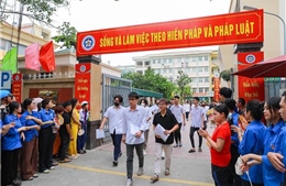 Nhiều thí sinh phấn khởi sau môn thi Ngữ văn đầu tiên