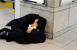 Nhật Bản đề xuất cho nhân viên nghỉ thêm sáng thứ Hai để tránh bị kiệt sức