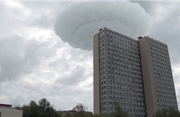 Đám mây hình đĩa bay lừng lững xuất hiện trên bầu trời Moskva