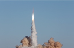 Khoảnh khắc tên lửa tư nhân Trung Quốc rơi ngược trở lại sau khi phóng