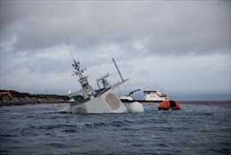 Chiến hạm Na Uy gần chìm nghỉm sau cú va chạm tàu chở dầu