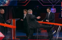 Trái ý vụ xung đột Biển Đen, Thứ trưởng Ukraine tung cước đạp nghị sĩ Quốc hội trên sóng truyền hình