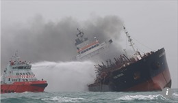 Nhận định ban đầu về nguyên nhân gây cháy tàu chở dầu gắn cờ Việt Nam ngoài khơi Hong Kong