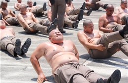 Chương trình &#39;đánh tan mỡ bụng&#39; cho cảnh sát béo phì tại Thái Lan