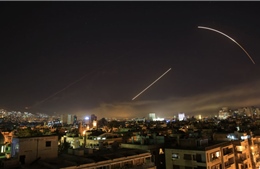 Phòng không Syria hai đêm thức trắng đánh chặn &#39;vật thể phát sáng&#39; từ Israel