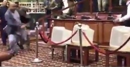 Nghị sĩ Afghanistan cầm dao rượt đuổi doạ đâm đối thủ ngay giữa quốc hội