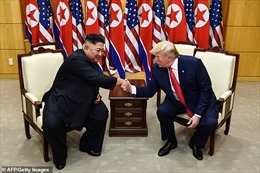 Người Mỹ duy nhất biết nội dung hội đàm giữa Tổng thống Trump và Chủ tịch Triều Tiên tại DMZ