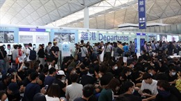 Sân bay Quốc tế Hong Kong (Trung Quốc) lại đóng cửa một phần vì biểu tình