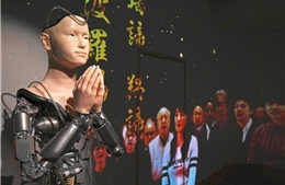 Ngôi đền 400 tuổi dùng robot thay nhà sư giảng kinh Phật
