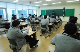 Hàn Quốc sẽ không còn trường học ‘con nhà giàu’ 