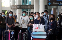 Khách du lịch Trung Quốc cố nán lại nước ngoài để tránh virus Corona