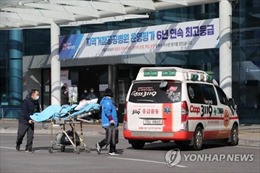 Hàn Quốc chật vật vì thiếu giường bệnh do số ca nhiễm COVID-19 tăng đột biến