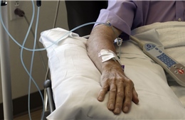 COVID-19 gây gián đoạn điều trị, 17.900 bệnh nhân ung thư ở Anh có thể tử vong