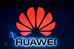 Tổng thống Trump gia hạn lệnh cấm với Huawei 