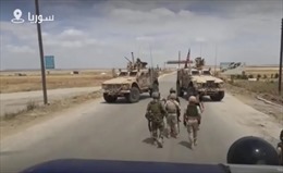 Lực lượng Mỹ chặn đầu xe tuần tra Nga tại Đông Bắc Syria