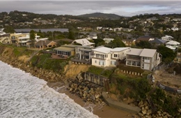 Loạt biệt thự Australia đứng trước nguy cơ rơi xuống biển vì xói mòn