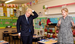 Thủ tướng Anh bị chỉ trích vì cách tính điểm tốt nghiệp cấp 3