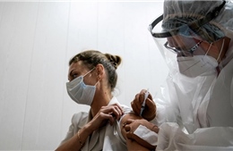 Những hình ảnh đầu tiên về đợt tiêm chủng đại trà vaccine COVID-19 tại Moskva